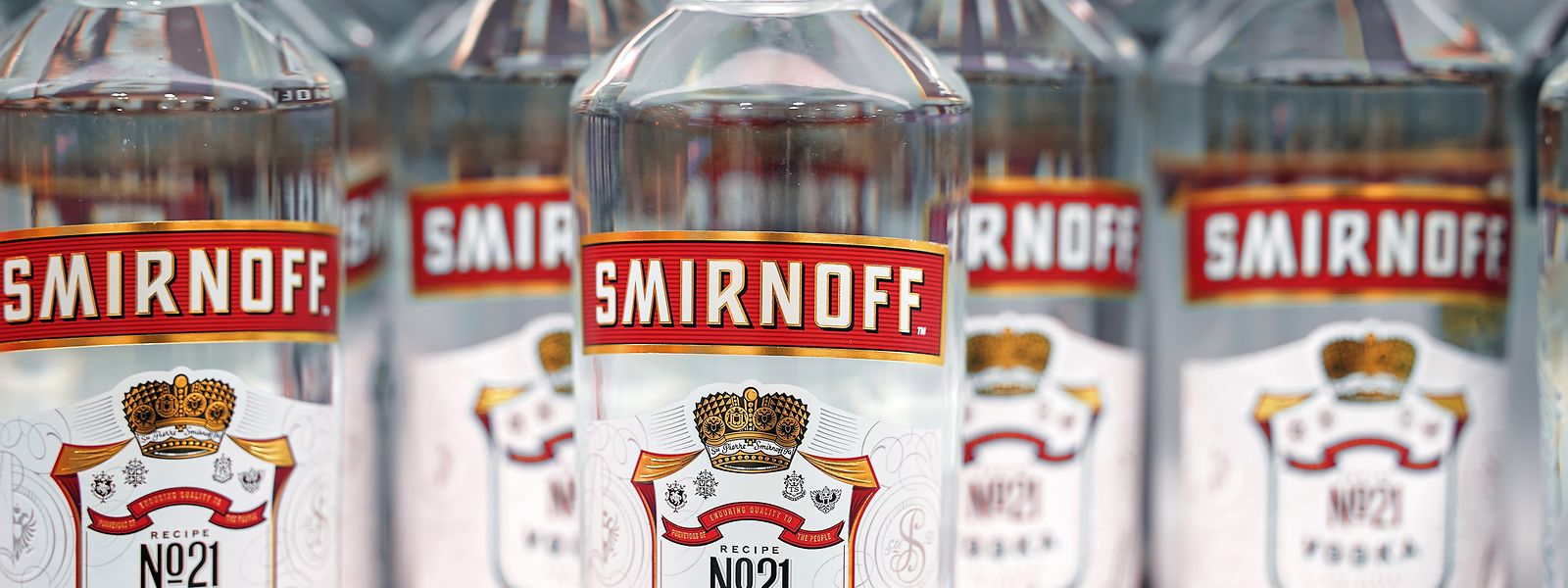 Fehlt bald in den Regalen russischer Getränkehändler: Wodka Smirnoff.