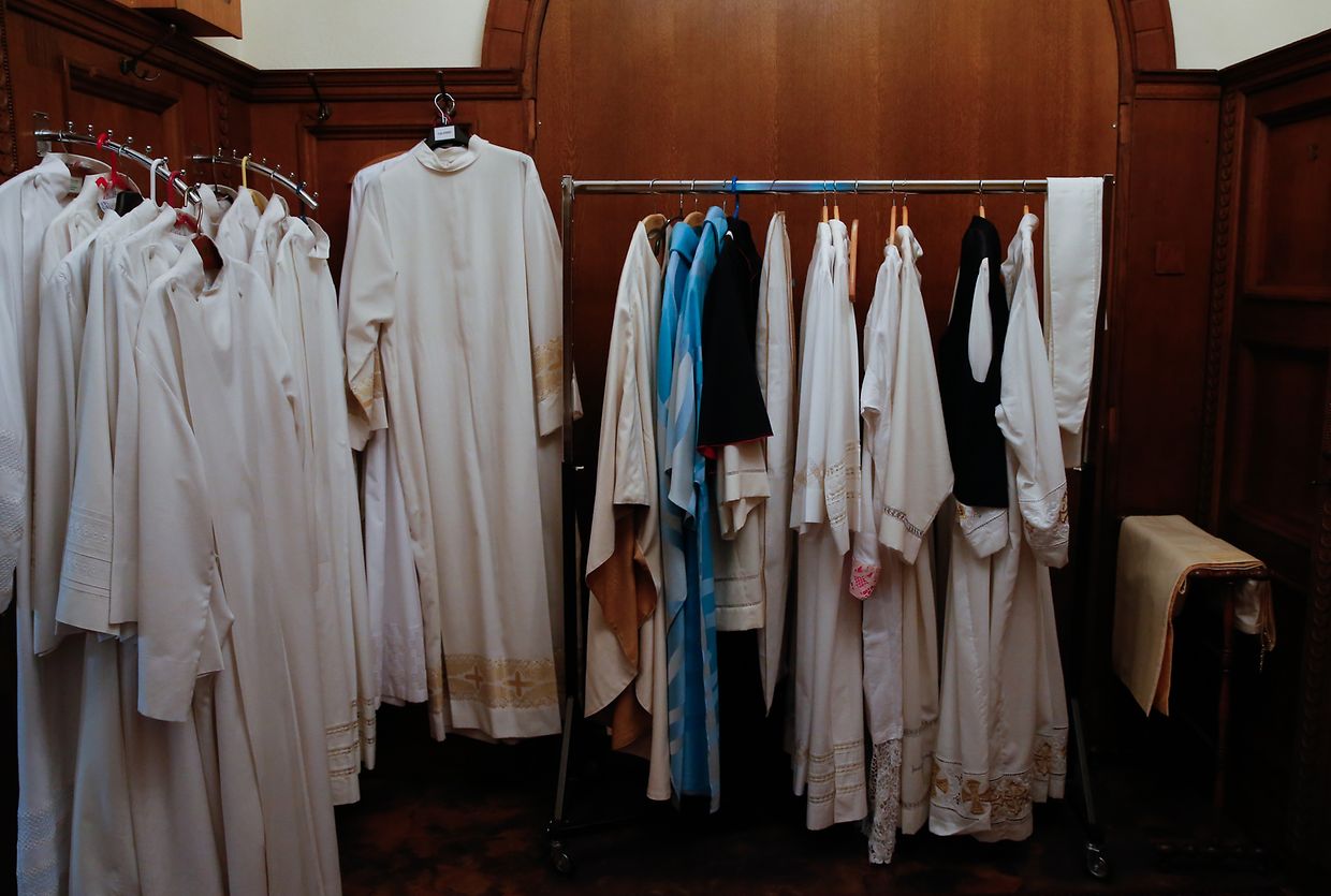  Innerhalb der Sakristei ist eine kleine Tür zu sehen. Dahinter befindet sich ein kleiner Rückzugsraum für den Erzbischof. 