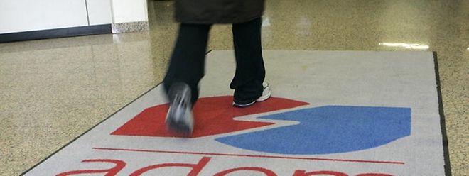 O número de pessoas à procura de emprego aumentou ligeiramente