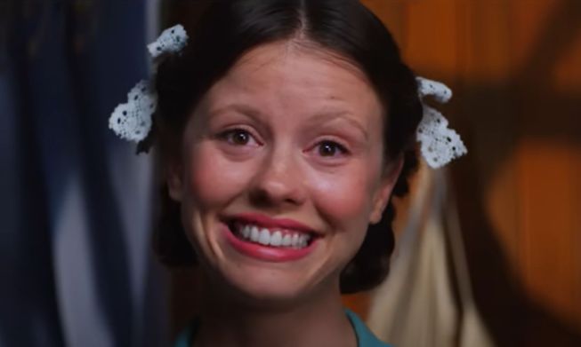 Lead character Pearl, played by actress Mia Goth