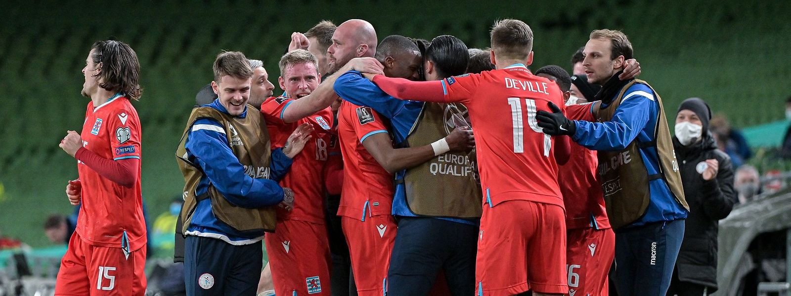 Die Luxemburger feiern den Sieg in Dublin.