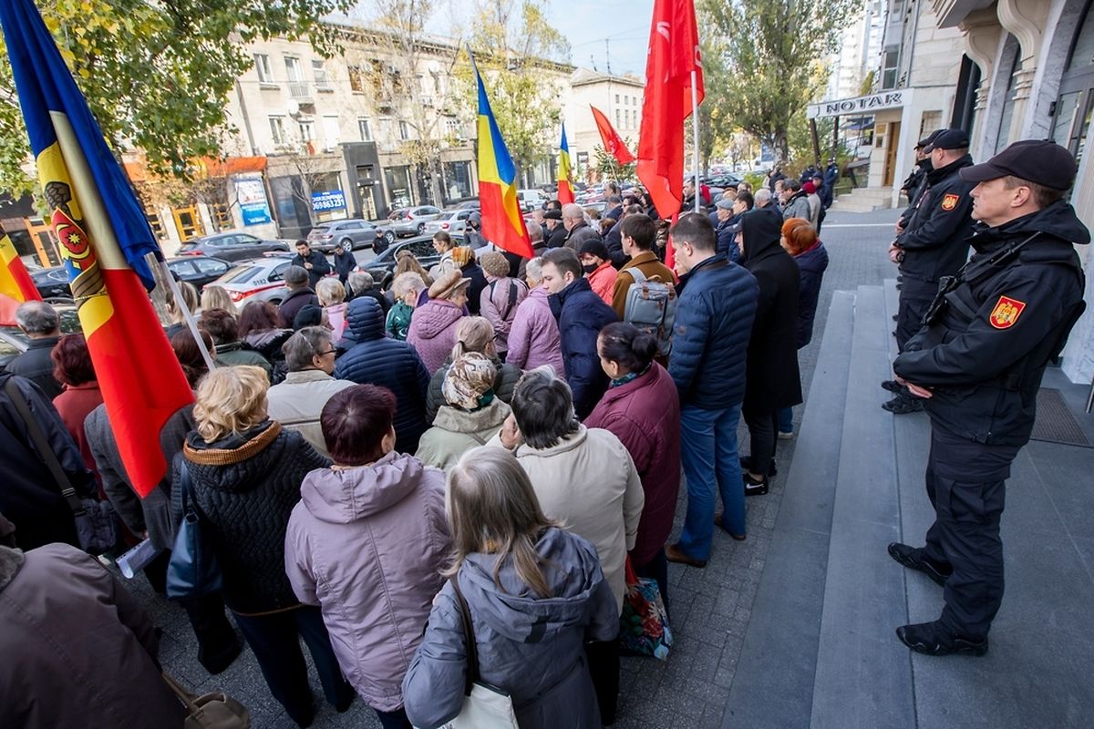 A protest outside the National Agency for Energy Regulation (ANRE) in the Moldovan capital Chisinau on November 4