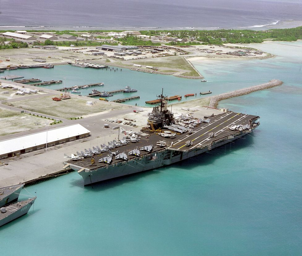 Da base de Diego Garcia descolaram os aviões que bombardearam o Iraque e o Afeganistão. O local é chamado “ilha da vergonha" pelo antropólogo David Vine, no seu livro “Island of Shame”