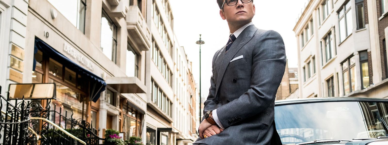 Um filme de agentes secretos sem um Jaguar não é natural. 