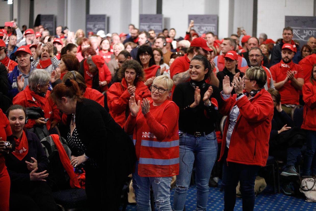 Der Appell der drei Gewerkschaften OGBL, LCGB und CGFP fand Gehör. Mehr als 1.000 Sympathisanten waren nach Dommeldingen gekommen. 