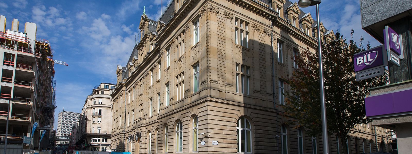 Während am "Aldringen" das Projekt Royal-Hamilius entsteht, ist das Hôtel des Postes bis dato noch unverändert geblieben.