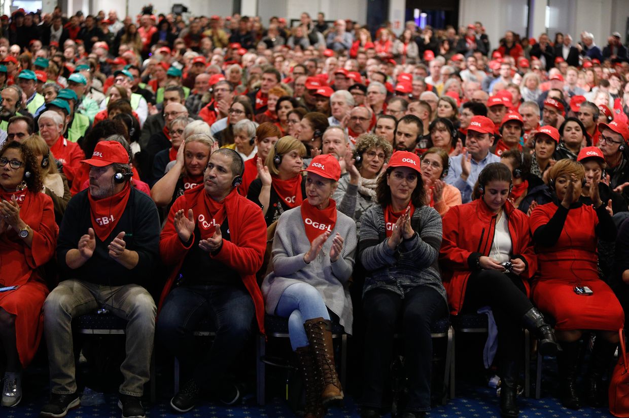 Der Appell der drei Gewerkschaften OGBL, LCGB und CGFP fand Gehör. Mehr als 1.000 Sympathisanten waren nach Dommeldingen gekommen. 