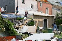 Lokales, online, Pétange, Petingen,  rue Neuve,  ,Tornado, Sturm, 2. Tag, Helfer, Aufräumarbeiten,   Foto: Anouk Antony/Luxemburger Wort