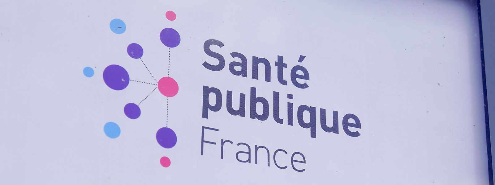 Santé publique France insiste plus que jamais sur la vaccination contre le covid mais aussi la grippe, à l'approche des fêtes de fin d'année.