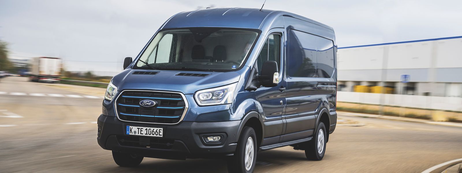 Mit dem E-Transit kommt Ford der weltweit ansteigenden Nachfrage nach emissionsfreien Lieferfahrzeugen nach.   