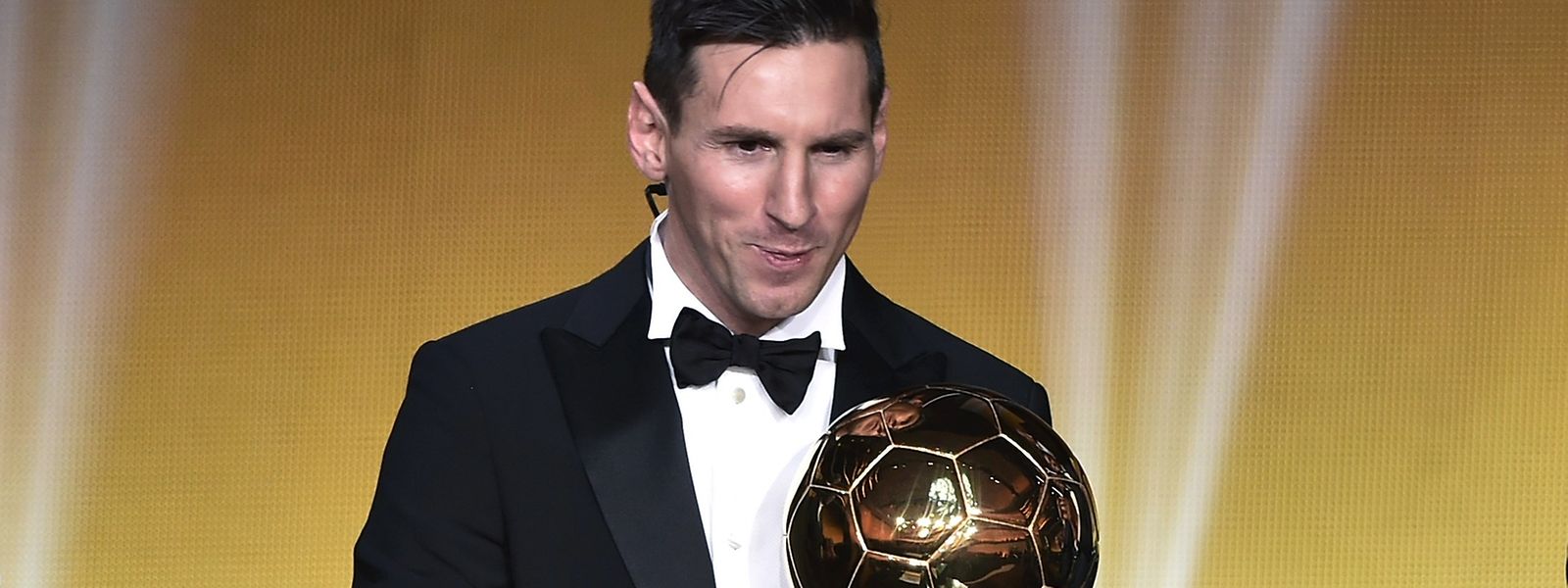 Lionel Messi com o seu quinto troféu 
