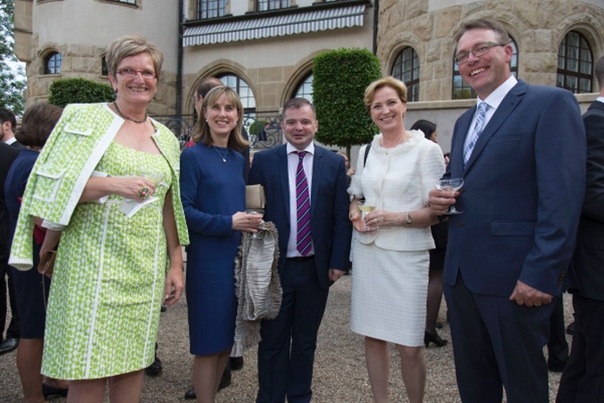 Garden Party der großherzoglichen Familie auf Schloss Berg.