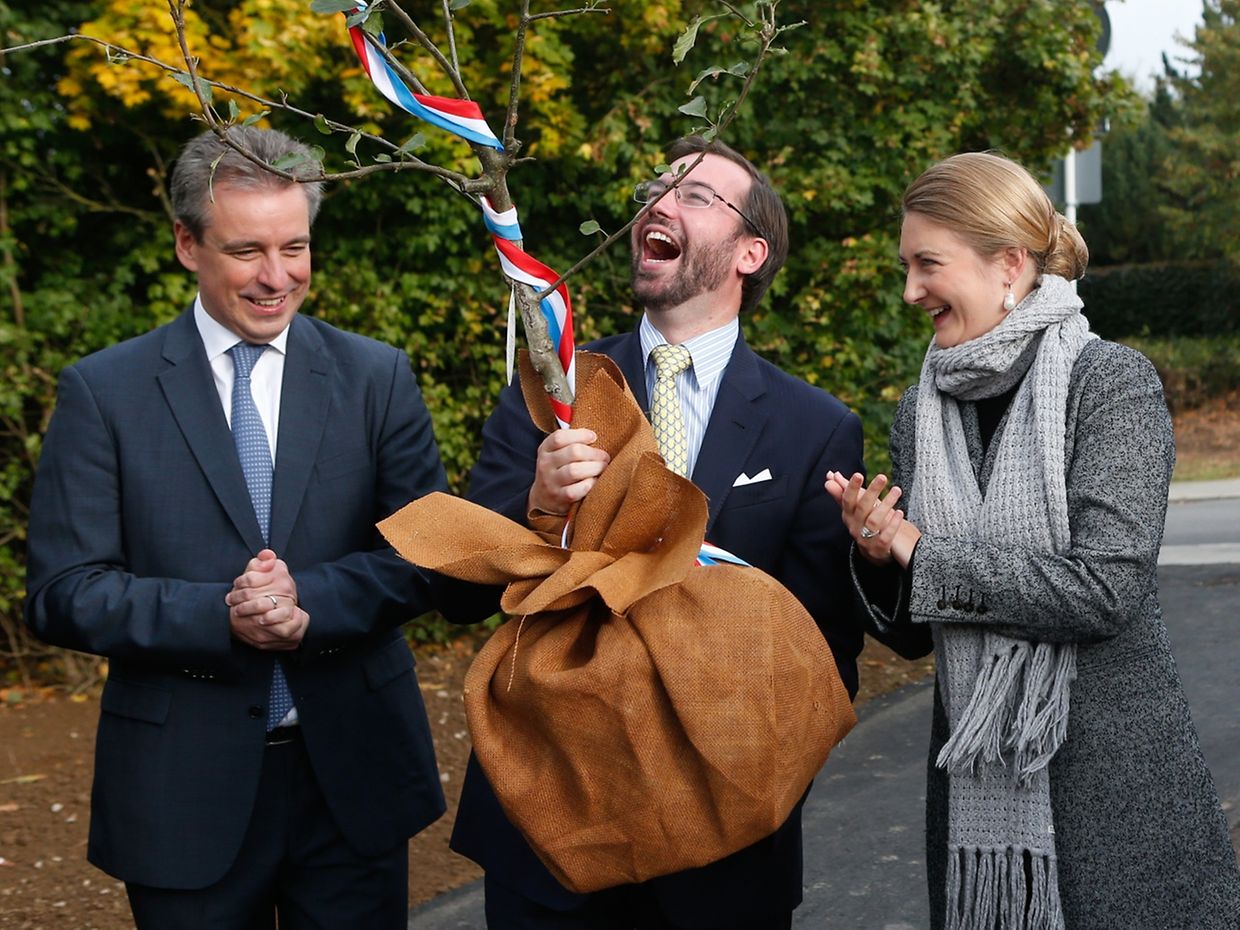 Gute Stimmung beim Gärtnern: Für die Umwelt war nicht nur das erbgroßherzogliche Paar im Einsatz. 