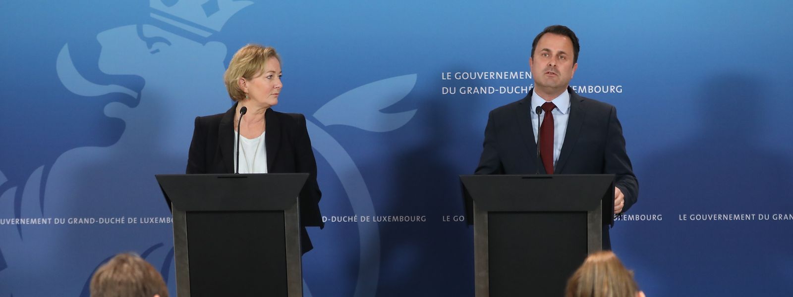 Entre le 16 et 29 mars, les crèches et tous les établissements scolaires seront fermés au Luxembourg pour limiter la propagation du virus, annonce jeudi soir Xavier Bettel et Paulette Lenert.