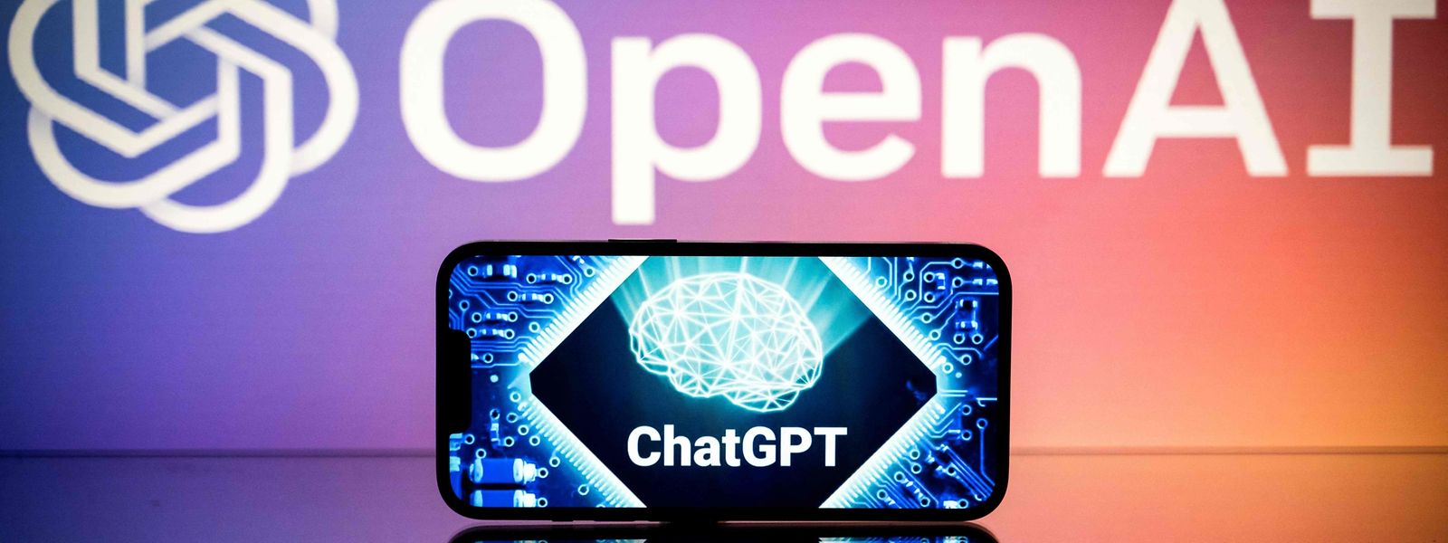 Der vom kalifornischen Start-up-Unternehmen OpenAI entwickelte Chatroboter ChatGPT begeistert immer mehr Menschen.