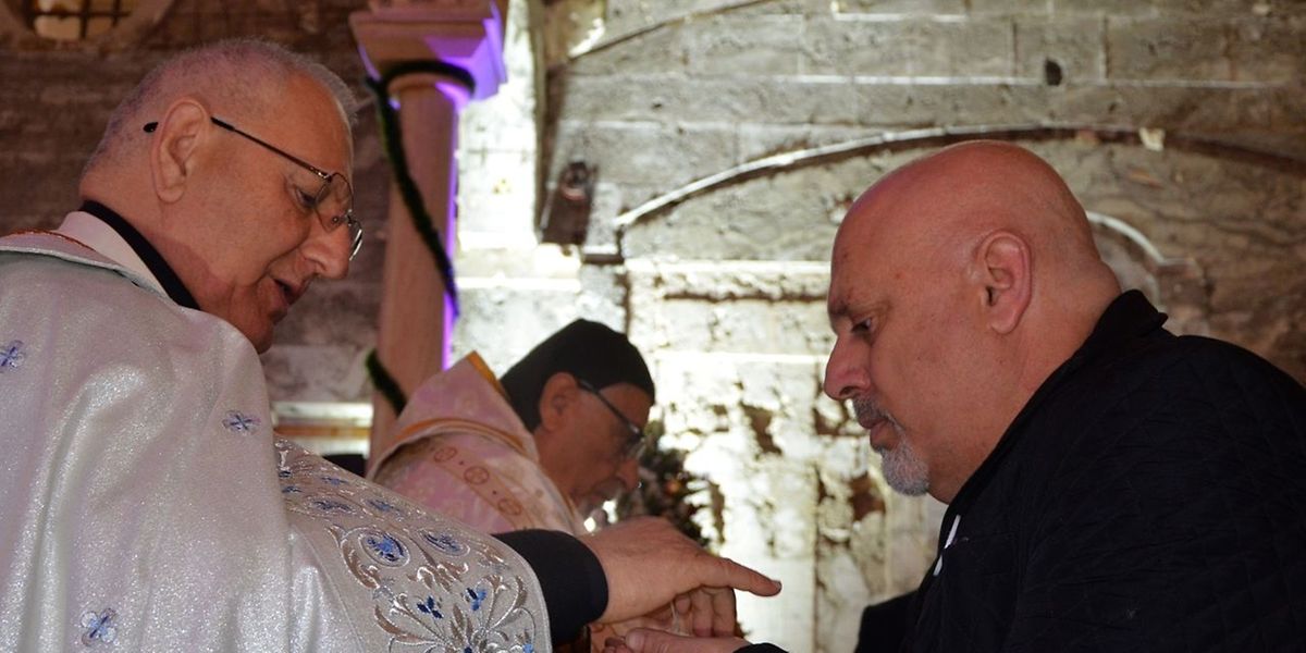 Hunderte Christen haben an der Messe teilgenommen.