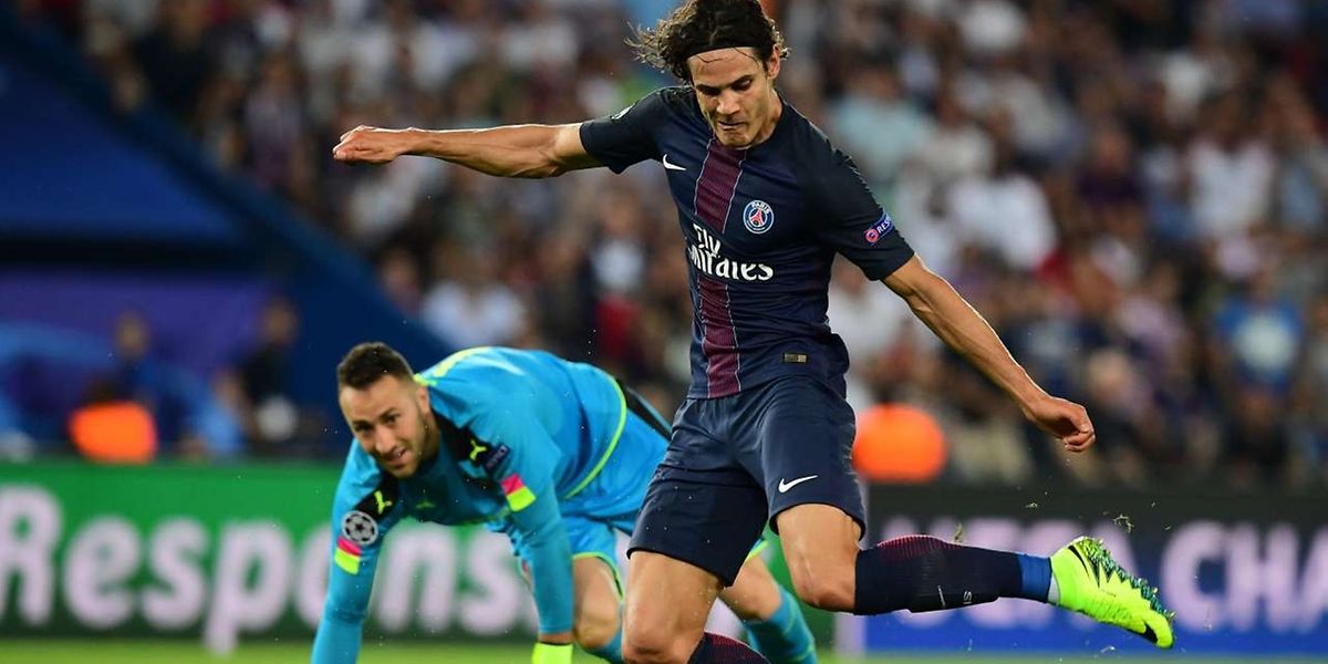 Edinson Cavani a eu l'occasion de doubler l'avance du PSG. La faute à David Ospina et à sa maladresse.