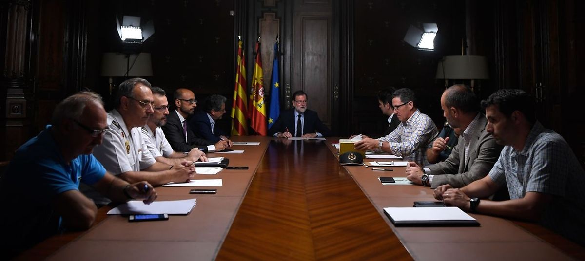 Spaniens Premierminister Mariano Rajoy rief kurz nach den Ereignissen eine Krisensitzung ein.
