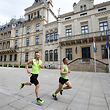 Francois Reding (links) und Domingos Silva vor der Chamber/ Leichtathletik Saison 2018 / 22.04.2018 /DKV Urban Trail Luxemburg 2018 / , Luxemburg /Foto: Ben Majerus