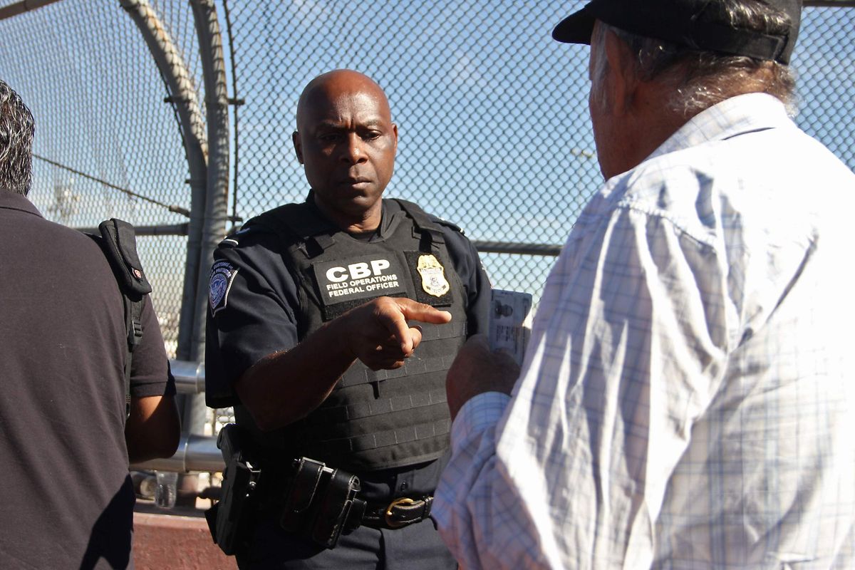 US-Grenzschützer sollen Migranten davon abhalten, in die USA einzureisen.