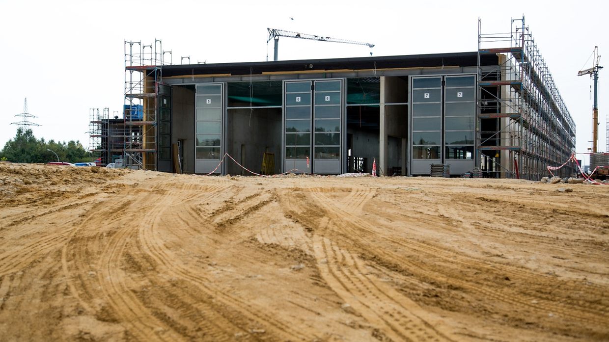 Dans l'atelier de services, les tramways seront nettoyés tous les trois jours.