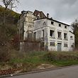 Die verfallene Villa an der Landstraße zwischen Gonderingen und Eschweiler: Offen für Fledermäuse.
