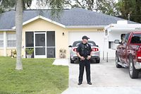 Die Polizei durchsucht das Elternhaus von Brian L. in North Port, Florida. 