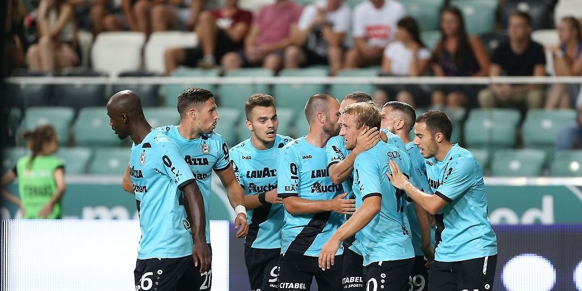 Os campeões luxemburgueses deram um grande passo para a fase de grupos da Liga Europa ao derrotarem os romenos do Cluj por 2-0.