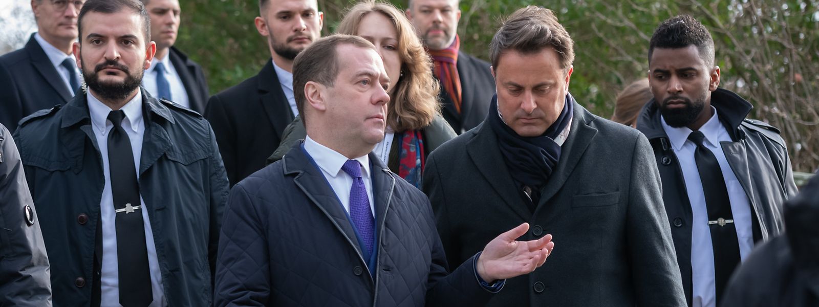  Ce mercredi matin le Premier ministre russe, Dmitri Medvedev, et Xavier Bettel ont déposé des fleurs devant le monument national de la solidarité au «Kanounenhiwwel». 
