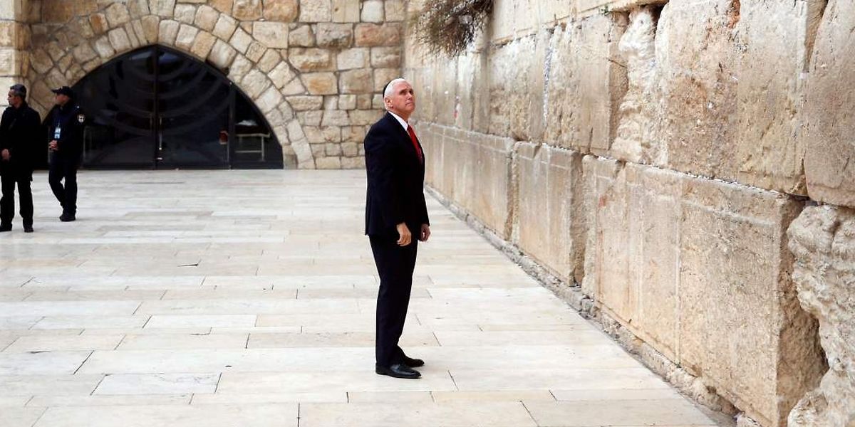  Mike Pence schloss seinen Aufenthalt in Israel mit einem Besuch der Klagemauer ab.