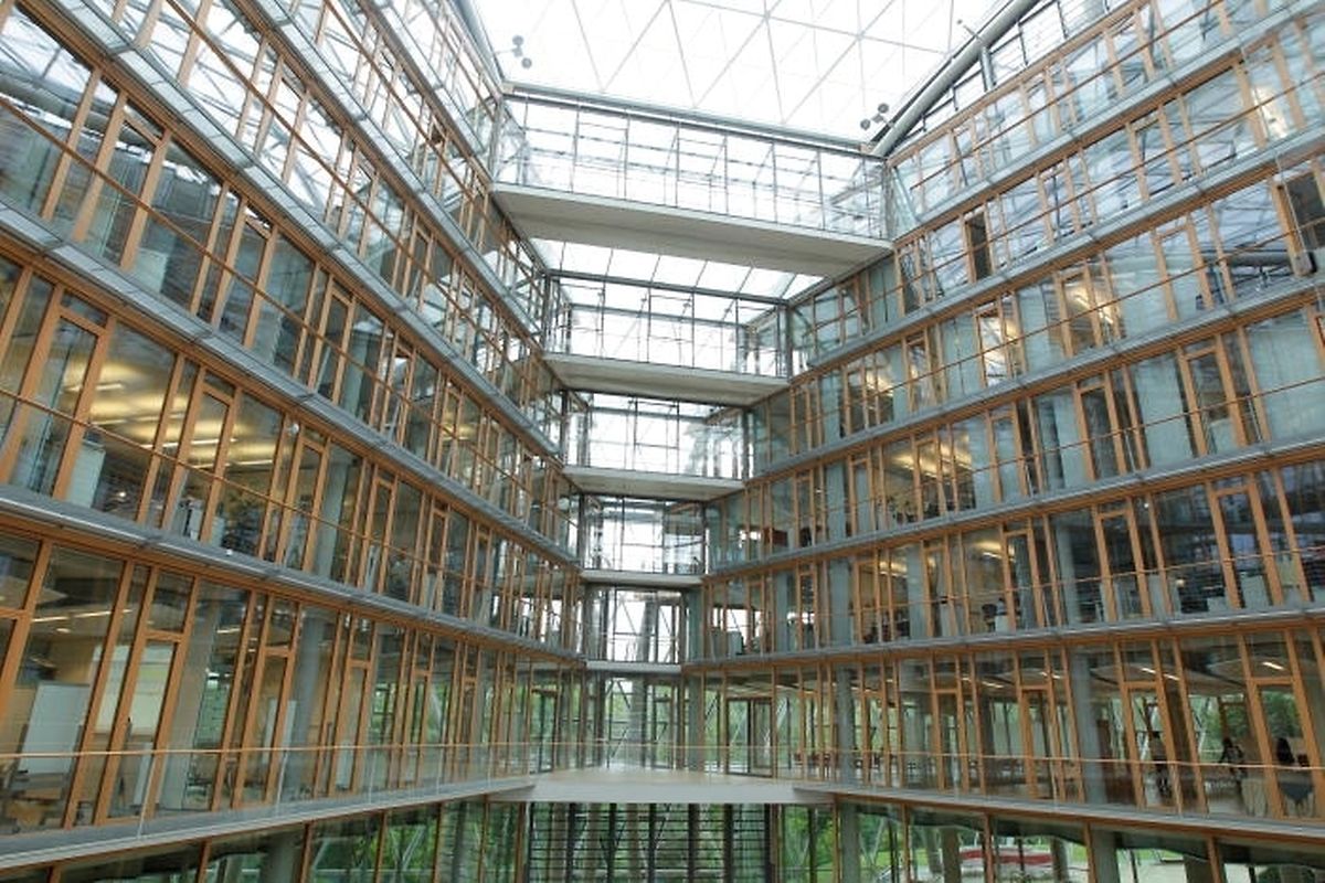 The main atrium of the European Investment Bank Photo: Marc Wilwert