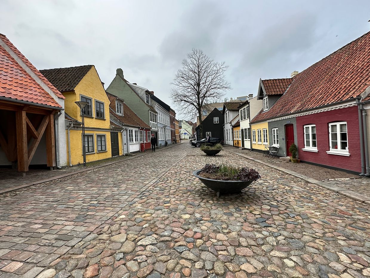 Die alten Häuschen in Odense, einer Großstadt auf Fünen, stehen unter Denkmalschutz.
