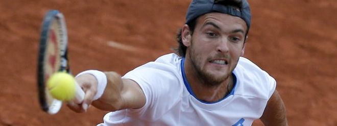 João Sousa vai defrontar esta madrugada o colombiano Santiago Giraldo, que afastou o norte-americano Donald Young. 