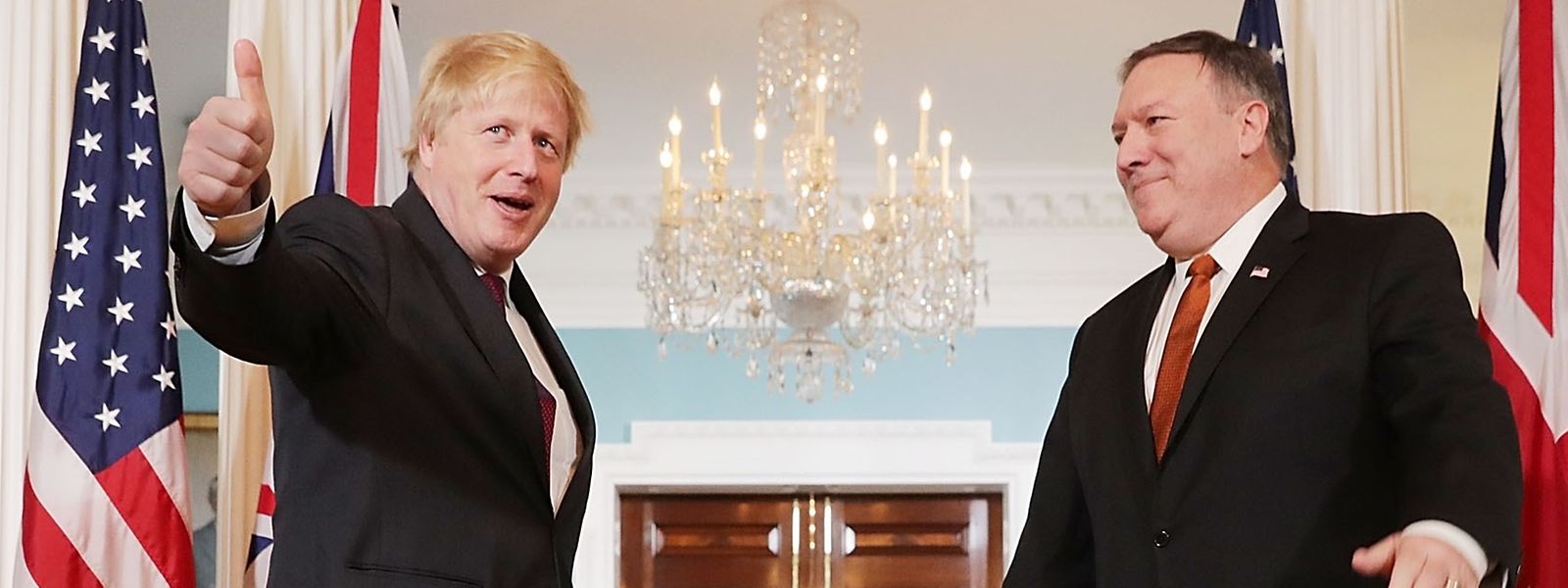 Der britische Außenminister Boris Johnson (l.), hier mit US-Außenminister Mike Pompeo, hält US-Präsident Donald Trump eines Nobelpreises für würdig, falls die USA in Zukunft zum Atomabkommen mit dem Iran stehen sollten. 