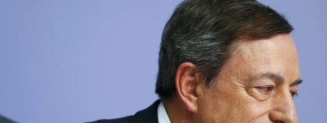 O presidente do Banco Central Europeu, Mario Draghi, manteve o programa de estímulos à economia da zona euro.