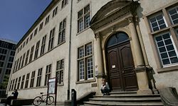 Die Nationalbibliothek senkt das Mindestalter bei Anmeldungen.