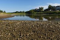 O rio Loire, em França, está no nível mais baixo, após as ondas de calor que têm assolado a Europa desde o início do verão.