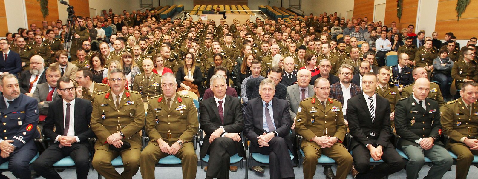 Die Weihnachtsfeier auf Herrenberg bot der Armee Gelegenheit, auf ein Jahr mit manchen Höhepunkten, aber auch tragischen Ereignissen zurückzublicken.