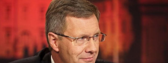 Bild Chefredakteur Kai Diekmanns Bart für 100000 Euro verkauft