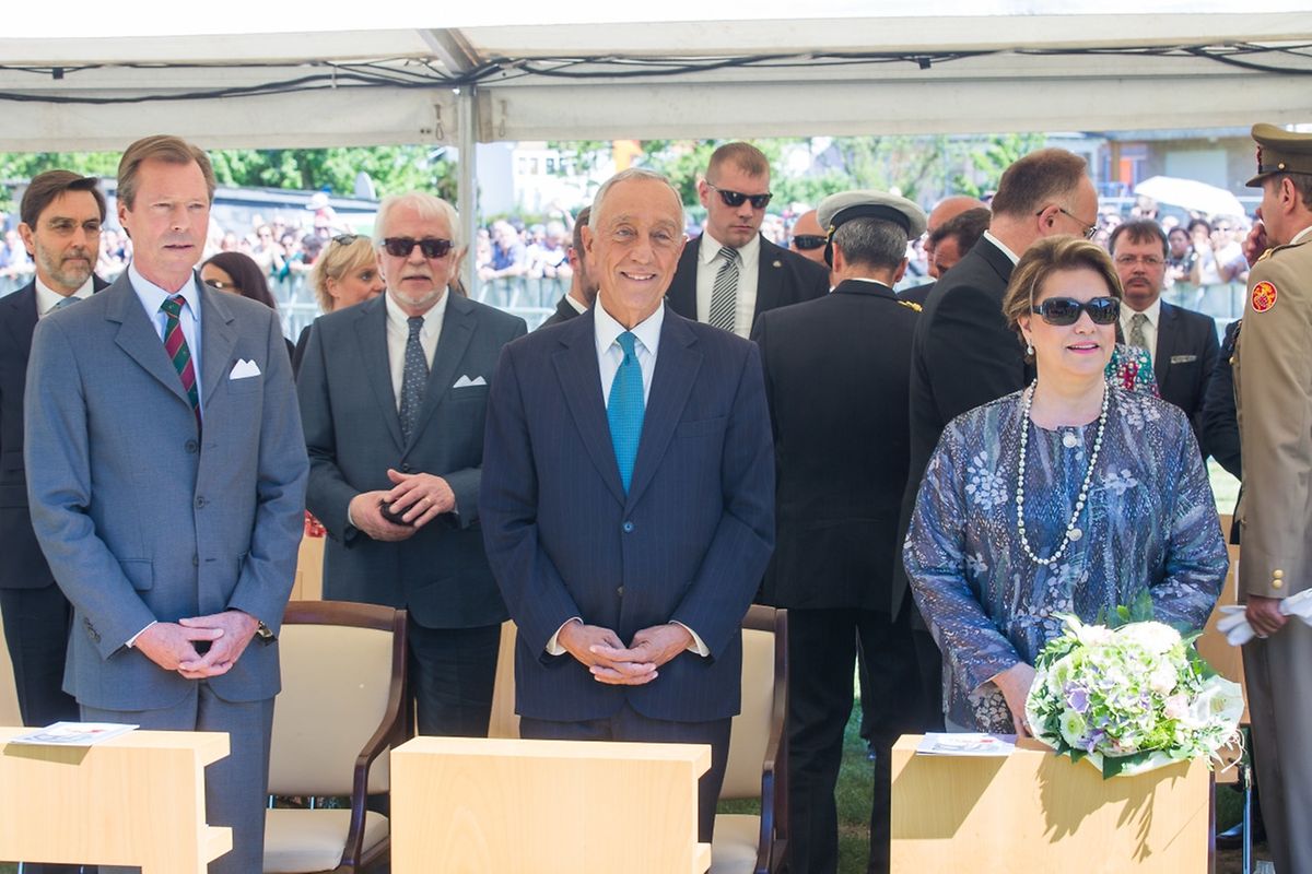 ...wie Großherzog Henri, Großherzogin Maria-Theresa und der portugiesische Staatspräsident Marcelo  Rebelo de Sousa (M.)