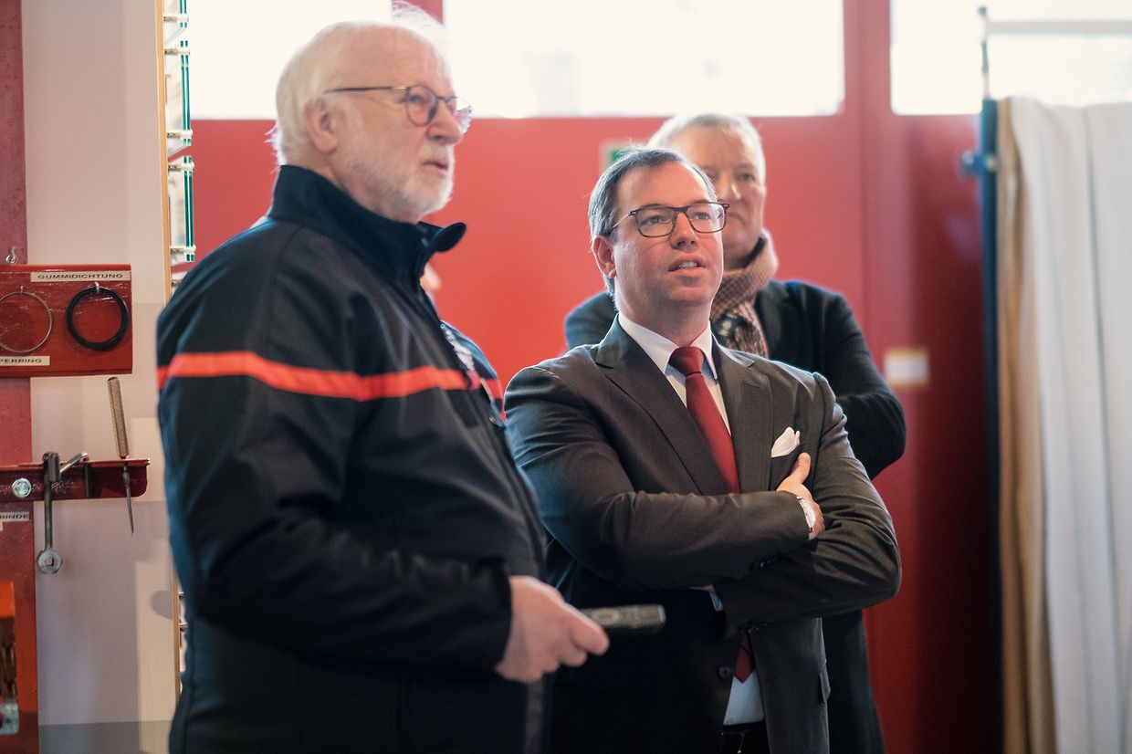 Visite de S.A.R. le Grand-Duc Héritier Guillaume au Pompjeesmusée an der Géitz  Patrick Juncker (Präsident Musee)07.02.2023Wiltz, Rue GeetzPhoto: Commune de Wiltz / Ben Majerus