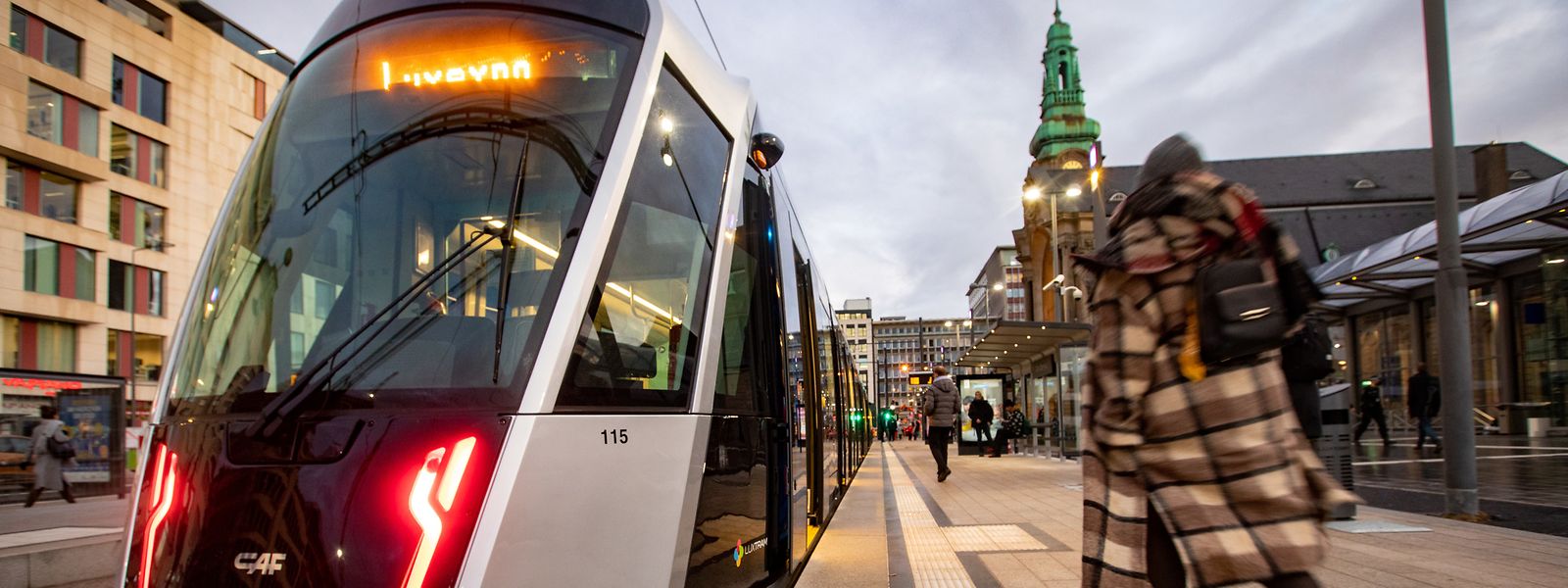 Endstation Hauptbahnhof - aber wieder nur vorübergehend. Ab der ersten Hälfte 2022 geht es von der Place de la Gare aus geradeaus weiter über den Pont Buchler bis nach Bonneweg.