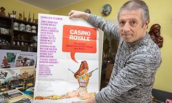 Das Filmplakat des Films "Casino Royale" ist ein Original aus dem Jahr 1967.