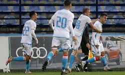 Danel Sinani (Luxemburg #9) jubelt, freut sich, Jubel, Freude mit Laurent Jans (Kapitän Luxemburg #18) nach dem Tor zum 1:2/ Fussball, UEFA Nations League 2020/21, Saison 2020-2021, 4. Spieltag, Gruppe C / 13.10.2020 /Montenegro - Luxemburg (Crna Gore vs Luxembourg) / Stadion pod Goricom, Podgorica /Foto: Ben Majerus