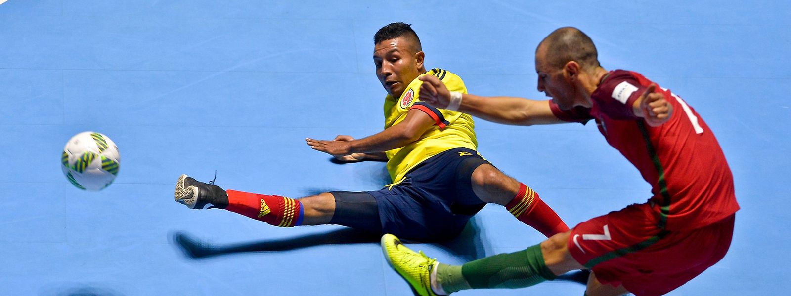 O golo do empate frente à Colômbia chegou ao cair do pano com este remate de Cardinal 