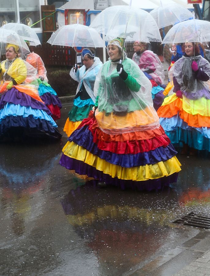 Am Sonntag sind die Karnevalisten durch die Straßen von Schifflingen gezogen. 