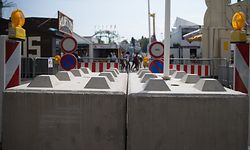Betonblöcke als Sicherung der Schobermesse ,Fouer.Foto:Gerry Huberty