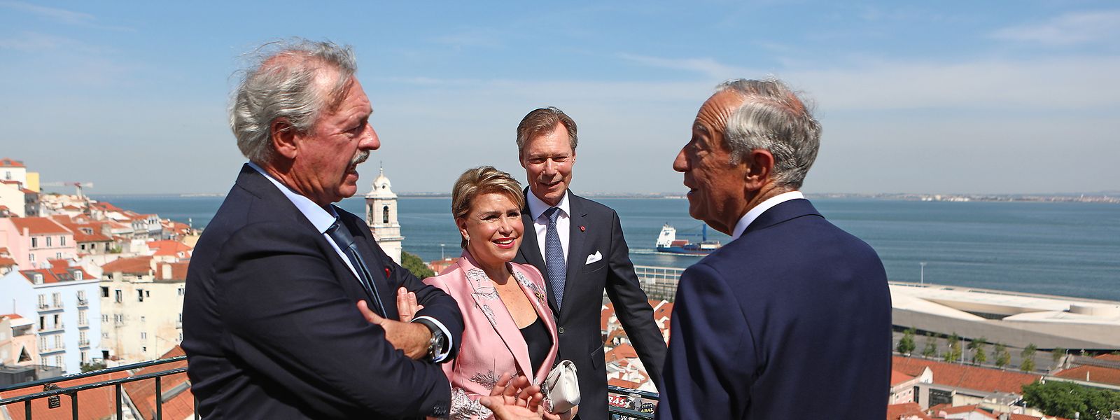 O Presidente da República, Marcelo Rebelo de Sousa, à conversa com os Grão-Duques e o ministro dos Negócios Estrangeiros luxemburguês, Jean Asselborn. 