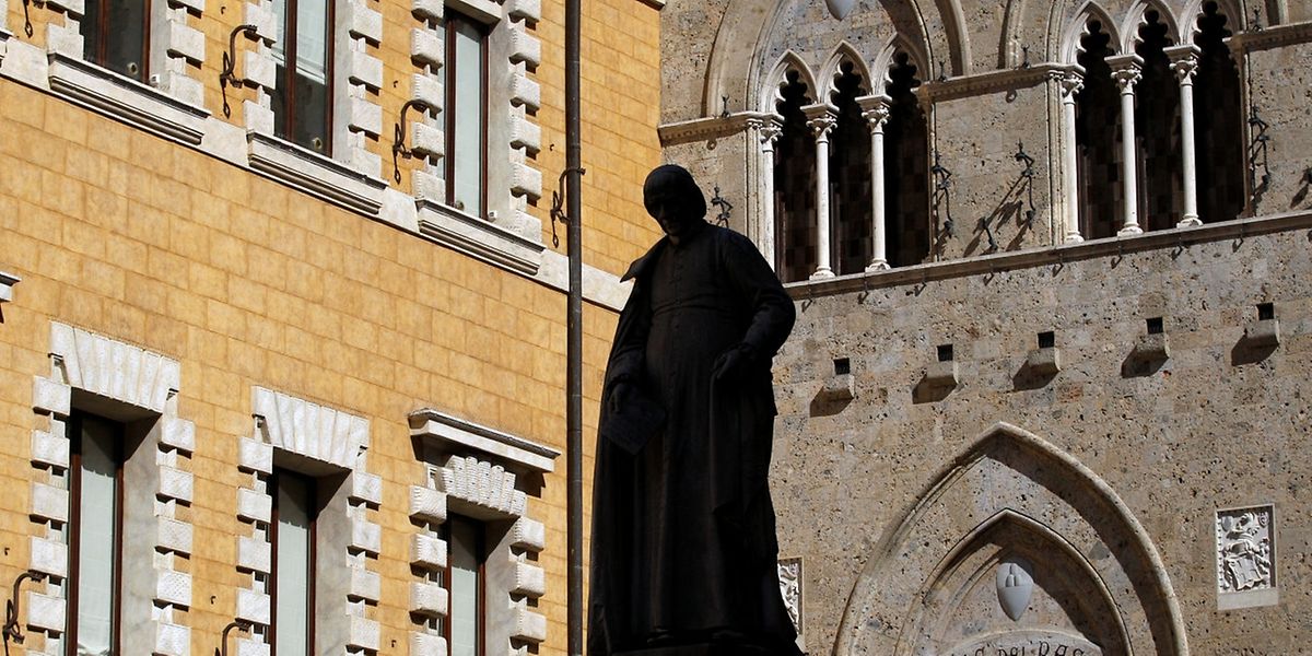 Italienische Krisenbank Monte De Paschi Kehrt An Die Borse Zuruck