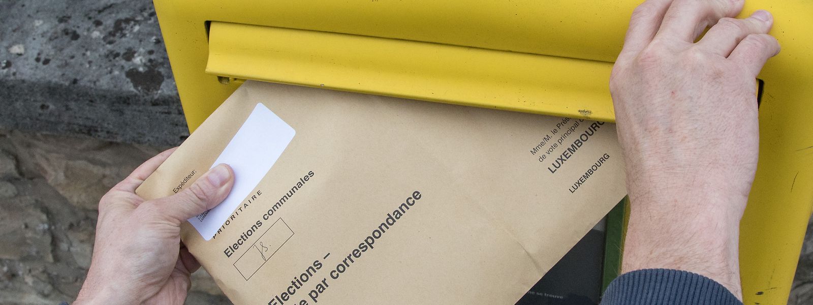 Für Einberufungsschreiben, die in Luxemburg empfangen werden, endet die Frist für die Beantragung der Briefwahl am 17. Mai.